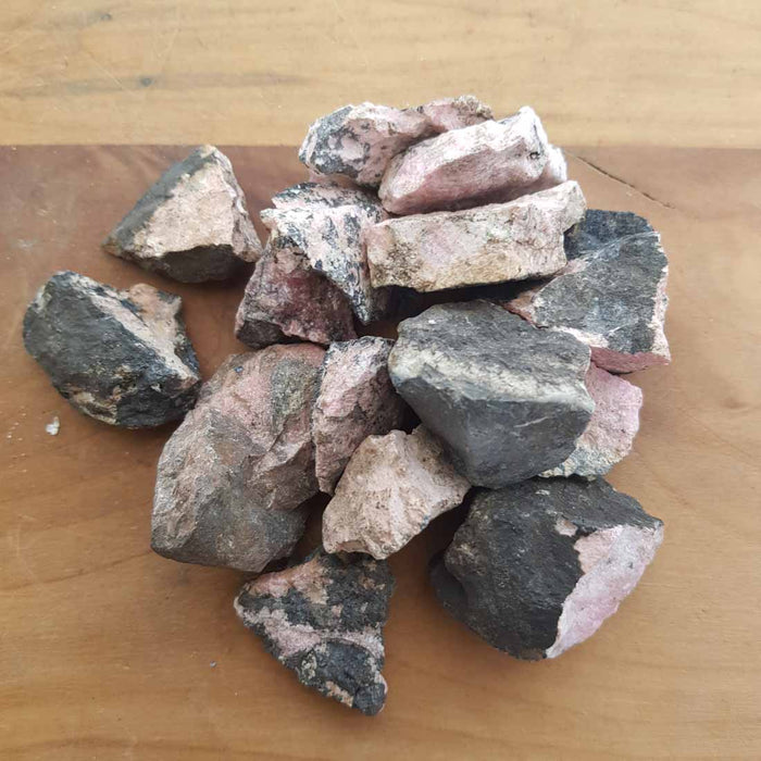 Rhodonite Rough Rock (assorted. approx. 3.1-5.3x2.1-4.3x1.4-3.3cm)