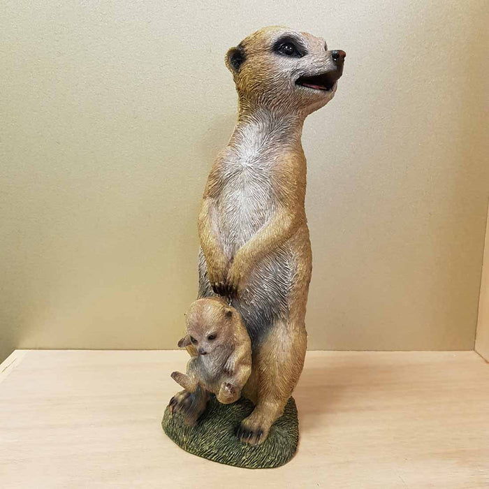 Meerkat Holding Baby (approx. 30x12x11cm)