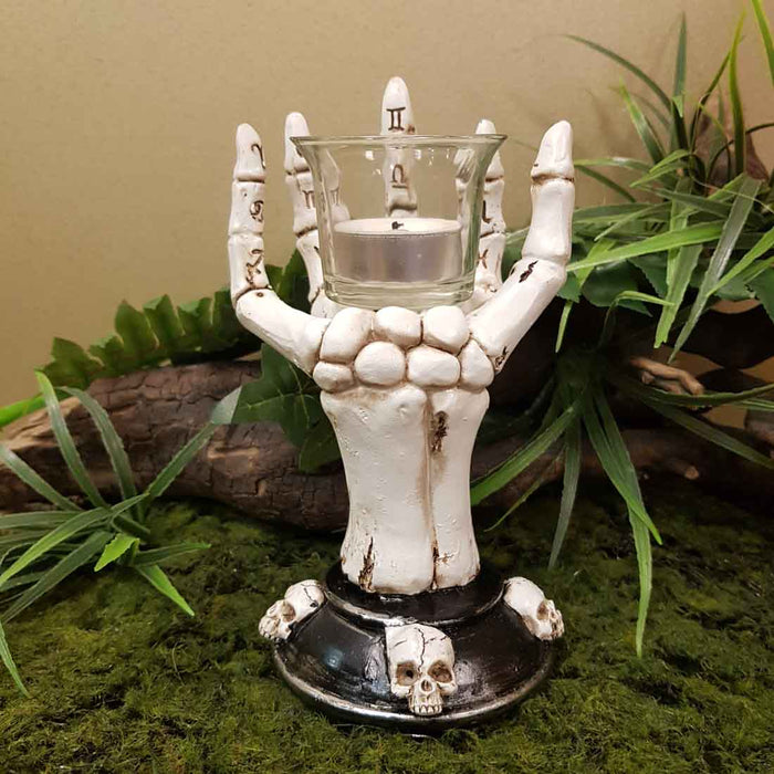 Cream Skeleton Hand Candle Holder (approx. 11x10x18cm)