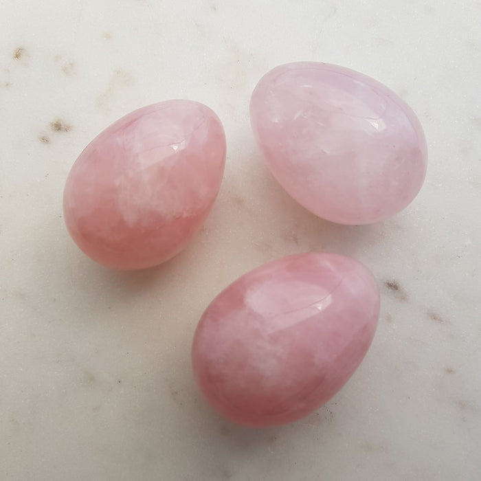 Rose Quartz Egg (assorted. approx. 5-5.2x3.5-3.7cm)