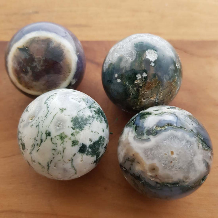 Moss Agate Sphere (assorted. approx. 4x4cm)
