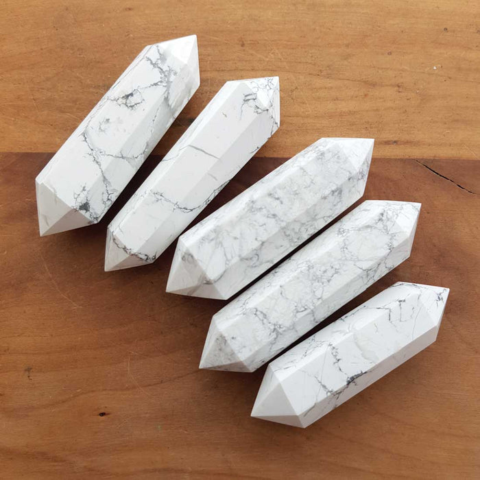 Howlite Double Terminated Wand (assorted. approx. 4.4-4.7x1.7-1.9x1.5-1.6cm)