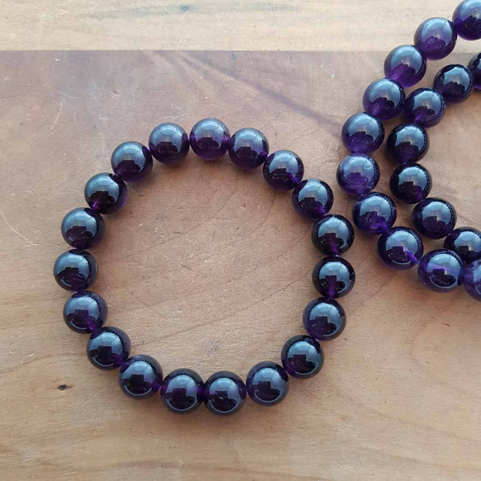 Amethyst Bracelet (assorted. approx. 8mm round beads)