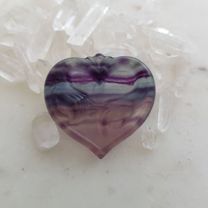 Rainbow Fluorite Heart with Hands Entwined (assorted. approx. 3.5x3.8cm)