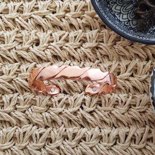 Copper Twist Bracelet with Magnets (medium. NZ made. approx. 7mm wide)