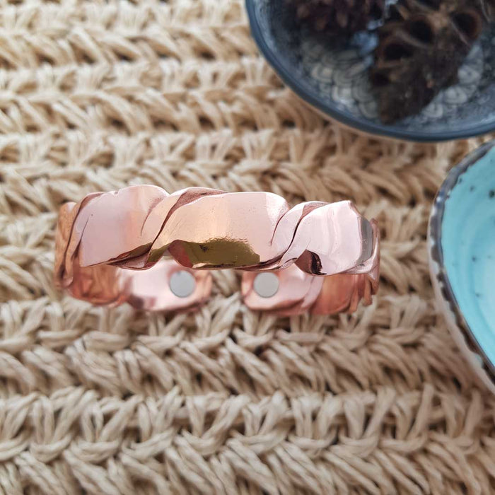 Copper Twist Bracelet with Magnets (large. NZ made. approx. 15mm wide)