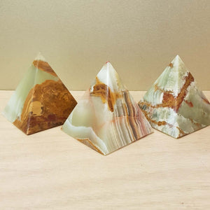 Banded Calcite aka Marble Onyx Pyramid (assorted. approx. 6-6.5x6-6.5cm)