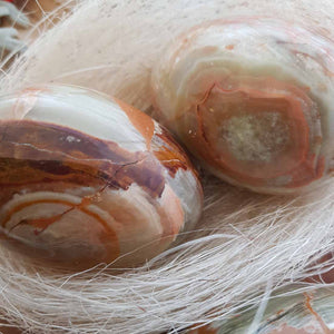 Banded Calcite aka Marble Onyx Egg (approx. 7-7.3x5-5.2cm)