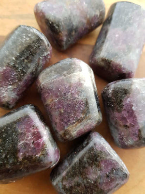 Spinel in Matrix Tumble