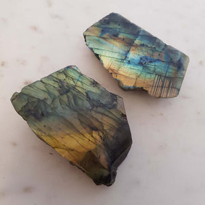 Labradorite Semi-Polished (assorted. approx. 9x6x2cm)