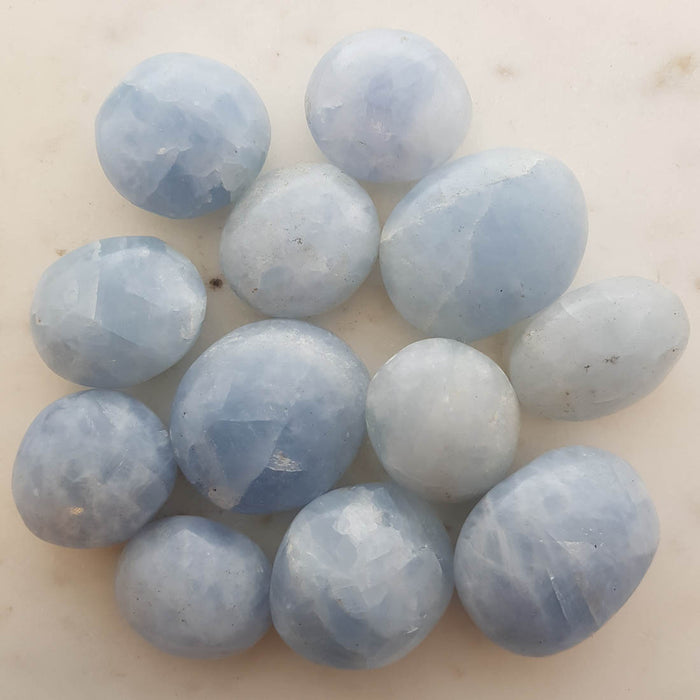 Blue Calcite Palm Stone (assorted. approx. 3.5-5x3-3.5-5cm)