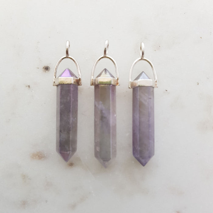 Amethyst Aura Point Pendant (assorted. silver metal)