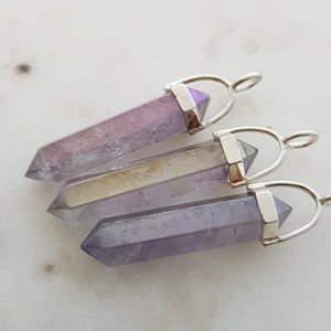 Amethyst Aura Point Pendant (assorted. silver metal)