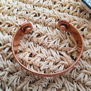 Triquetra Design Copper Bracelet with Magnets (approx. 15mm)