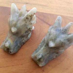 Labradorite Dragon Skull (assorted. approx. 3x4.5x2.5cm)