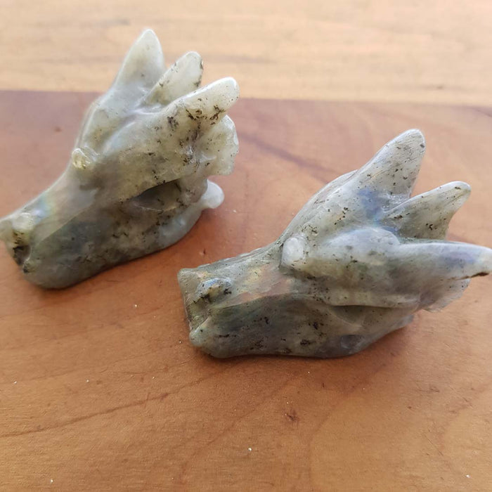 Labradorite Dragon Skull (assorted. approx. 3x4.5x2.5cm)