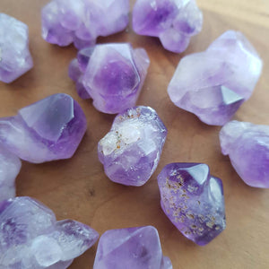 Amethyst Point (tiny, tumbled & assorted)