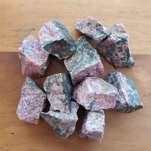 Rhodonite Rough Rock (assorted. approx. 3-4x3-4cm)