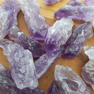 Amethyst Cathedral Natural Point (assorted. approx. 4.3-7.1x2.5-3.6x1.9-3cm)