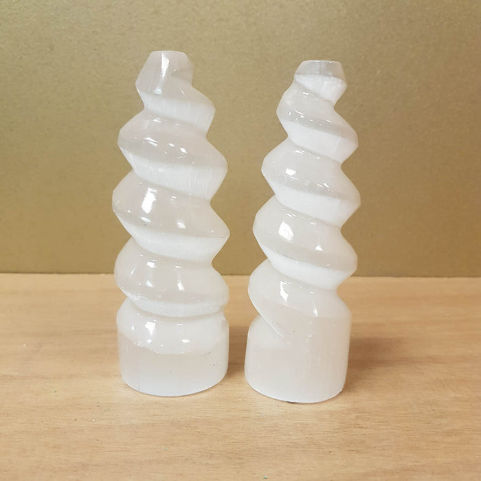 Selenite Twist Tower (assorted. approx. 20x4.2-4.9cm)
