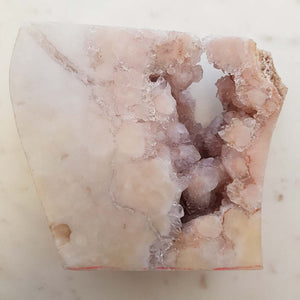 Pink Amethyst Geode Slab (pale. approx. 11.5x15x4cm)