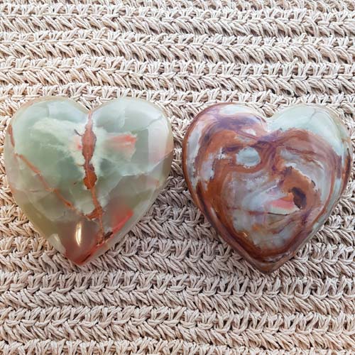 Banded Calcite aka Marble Onyx Heart (assorted. approx. 14-14.5x13.9-14.3cm)