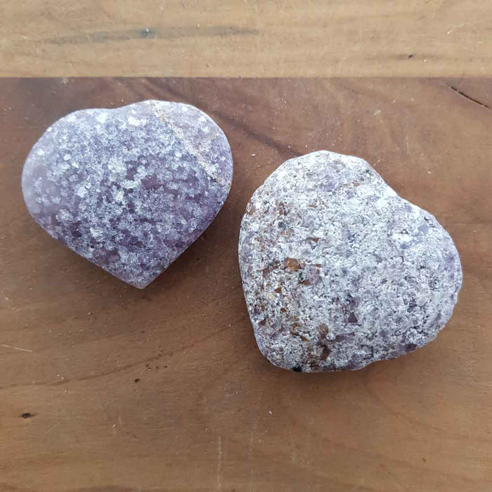 Lepidolite Heart (assorted. approx. 4.7-5.2x6.1-6.5x1.7-2.1cm)