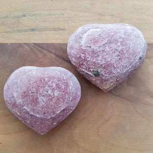 Strawberry Quartz Heart (assorted. approx. 5.6-5.8x6.3-6.6x1.7-2cm)