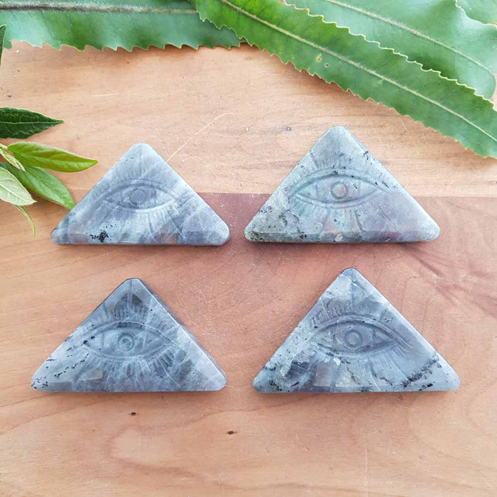 Labradorite Eye of Providence (assorted. approx. 4-5.5x5.5-6x.8-1cm)