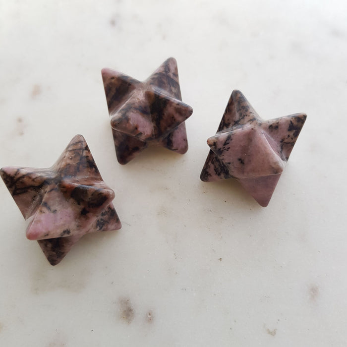 Rhodonite Merkabah (assorted. approx. 2x2cm)