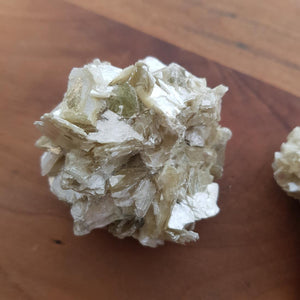 Mica Cluster (assorted. approx. 5-7x5x4cm)