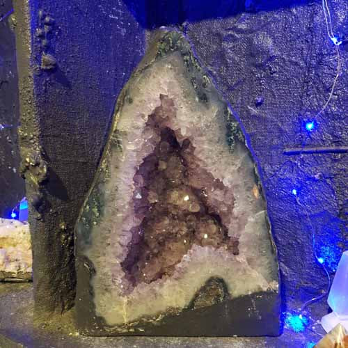 Amethyst Geode from Brazil (approx. 33x23x15cm)
