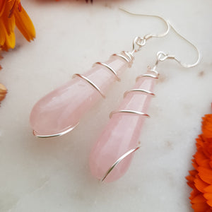 Rose Quartz Tear Drop With Silver Look Twist