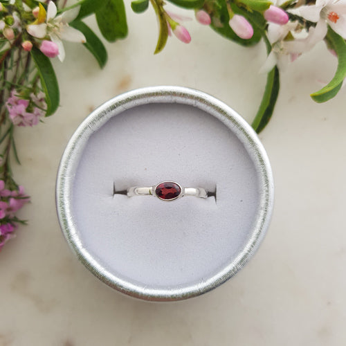 Garnet Ring 6x4mm (Sterling Silver)