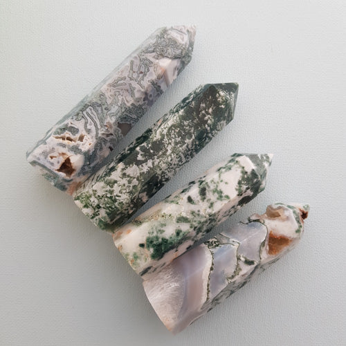 Moss Agate Polished Point (assorted. approx. 6.9-8.2x2.2-2.8x2-2.5cm)