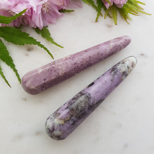 Lepidolite Partially Faceted Wand (assorted. approx. 10x2cm)