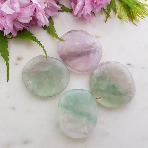 Rainbow Fluorite Flat Stone (very pale. assorted. approx. 4.5x3.5-4cm)