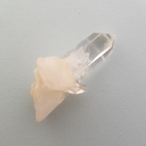 Colombian Quartz Natural Point (extremely pure vibration. approx. 9x3cm)