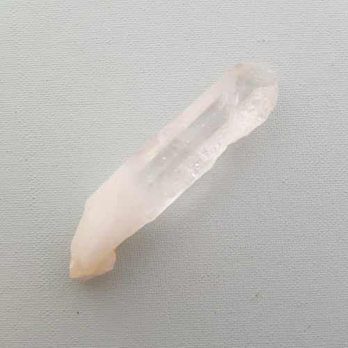 Colombian Quartz Natural Point (extremely pure vibration. approx. 10x2cm)