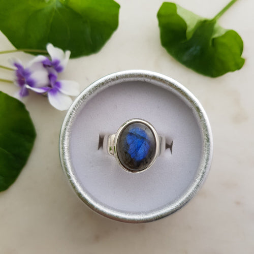 Labradorite Oval Ring (sterling silver)