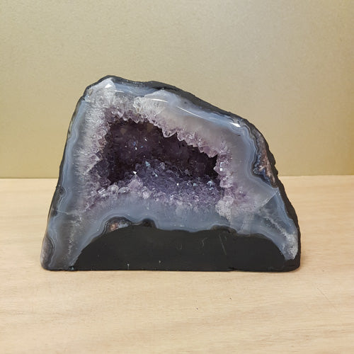 Amethyst Geode (approx. 18x28x13cm)