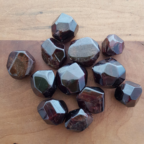 Garnet Faceted Tumble (assorted)