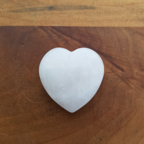 Snow Quartz Heart (assorted)