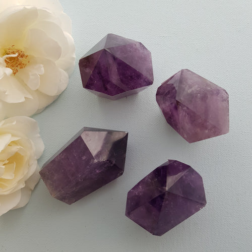 Amethyst Polished Point with Cut Base (assorted. approx. 5-5.5x4-4.5cm)