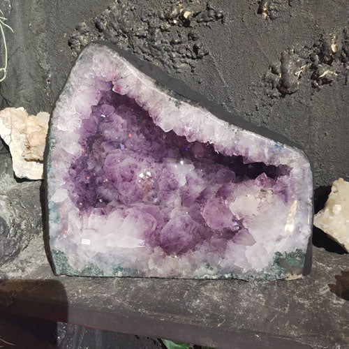 Amethyst Geode (approx. 28x32x14cm)