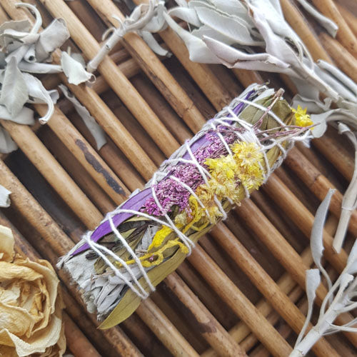 White Sage with Calendula Flowers Cleansing & Blessing Stick / Bundle (approx. 10-11cm)