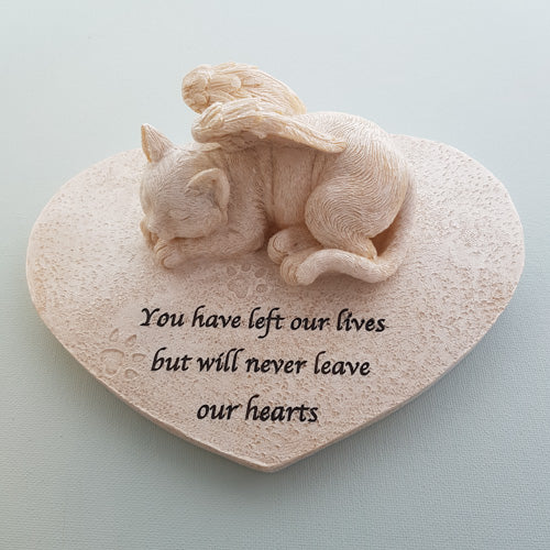 Memorial Cat on Heart (approx 20x15x10cm)