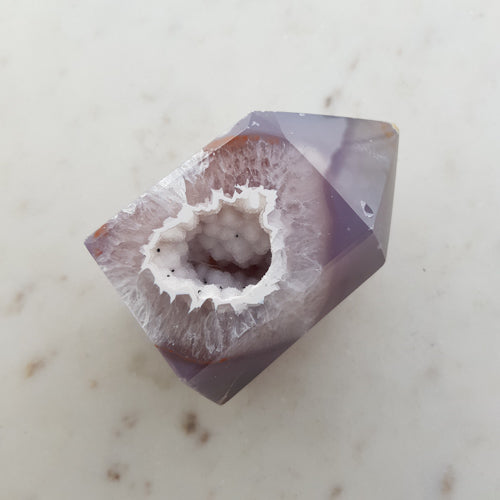 Agate Geode Point (approx. 8x5.5x5cm)