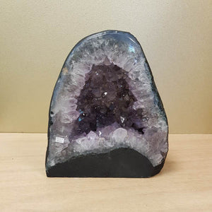 Amethyst Geode (approx. 18.5x16x10.5cm)