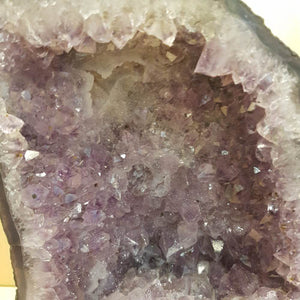 Amethyst Geode (approx. 23x16.5x12cm)